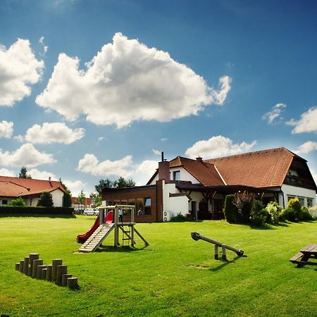 Hotel Farma Pelhřimov Exterior foto