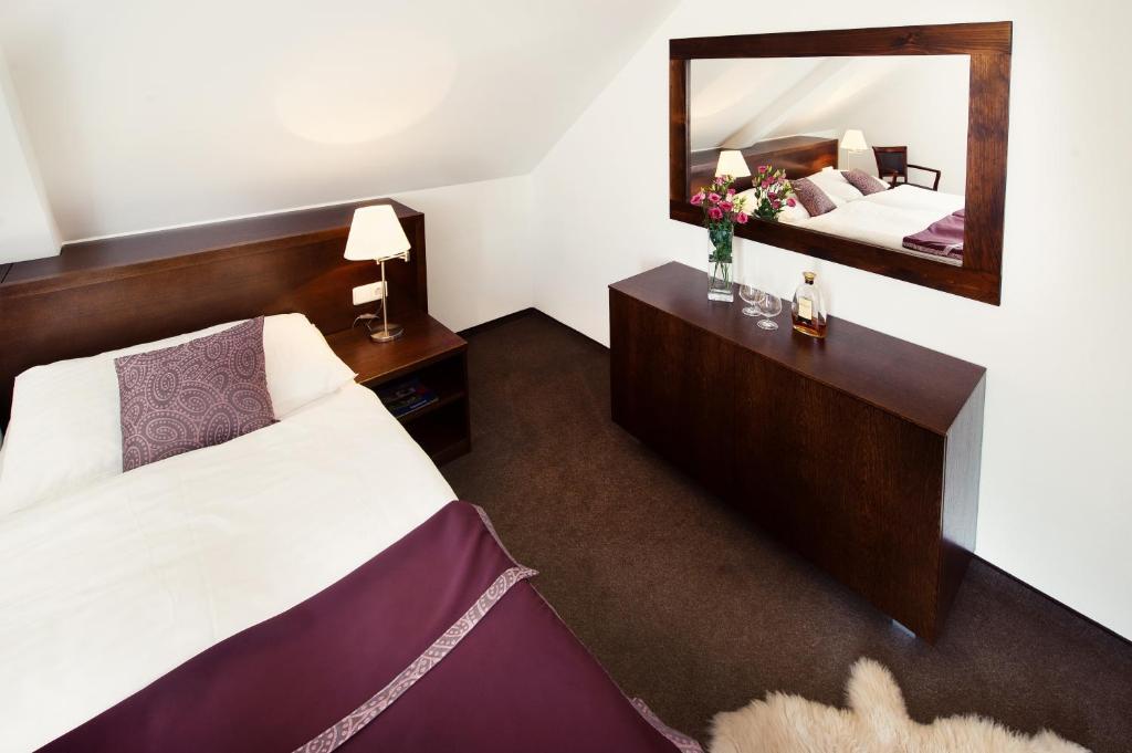 Hotel Farma Pelhřimov Habitación foto